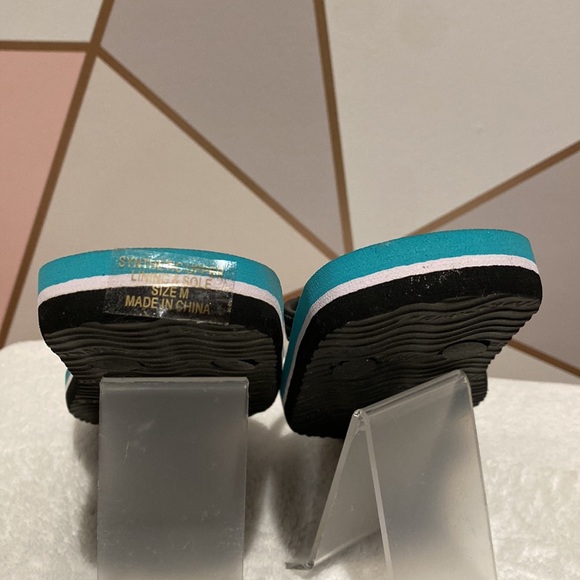 Earth Nymph Boys Surfer Print Flip Flops - Picture 5 of 6